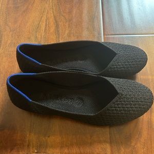 The Flat by Rothy’s. Size 8. Solid black.